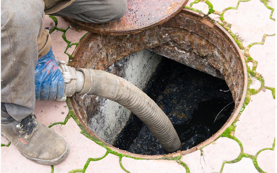 comment déboucher un wc avec une bouteille Clamart
